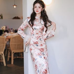 New Chinese Style Fleece Lined Velvet Qipao Dress with Fur Sleeves and Shawl