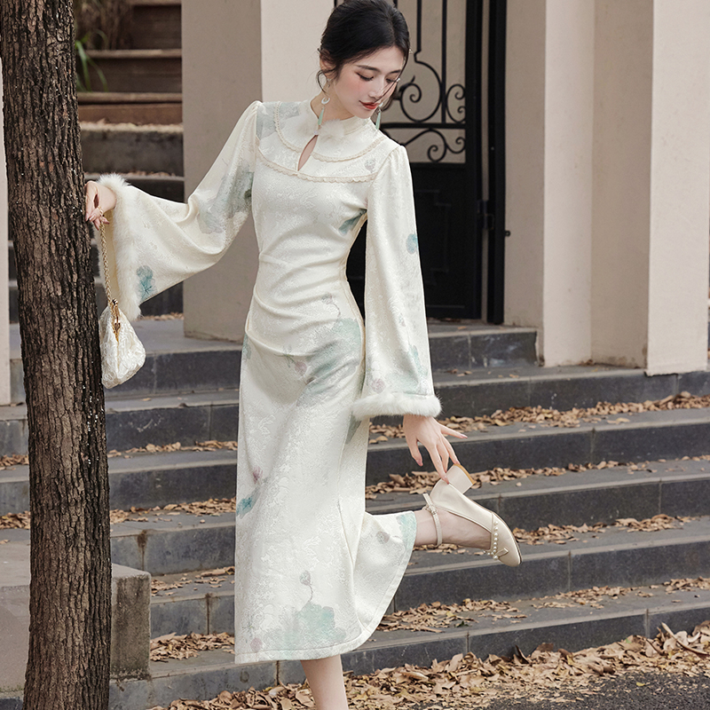 New Chinese Style Winter Fleece Lined Mermaid Dress with Shawl - Image 2