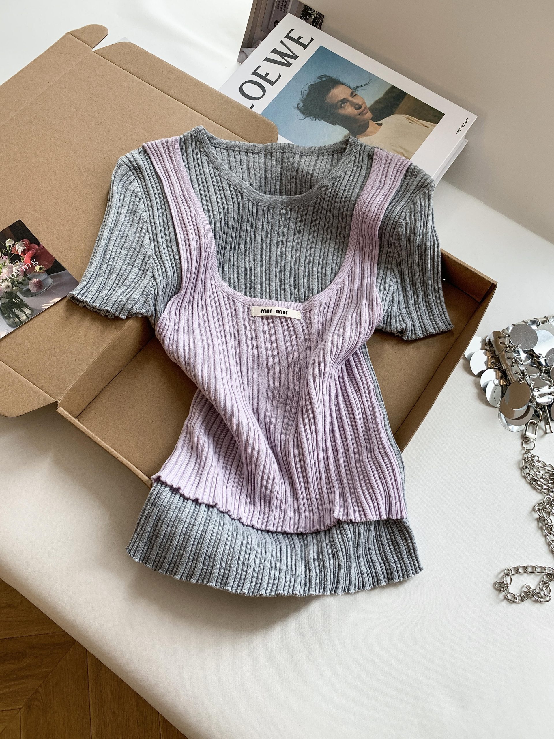 Women's Color-Block Round Neck Knit Top Short Sleeve Summer Commuter Tee - Image 2