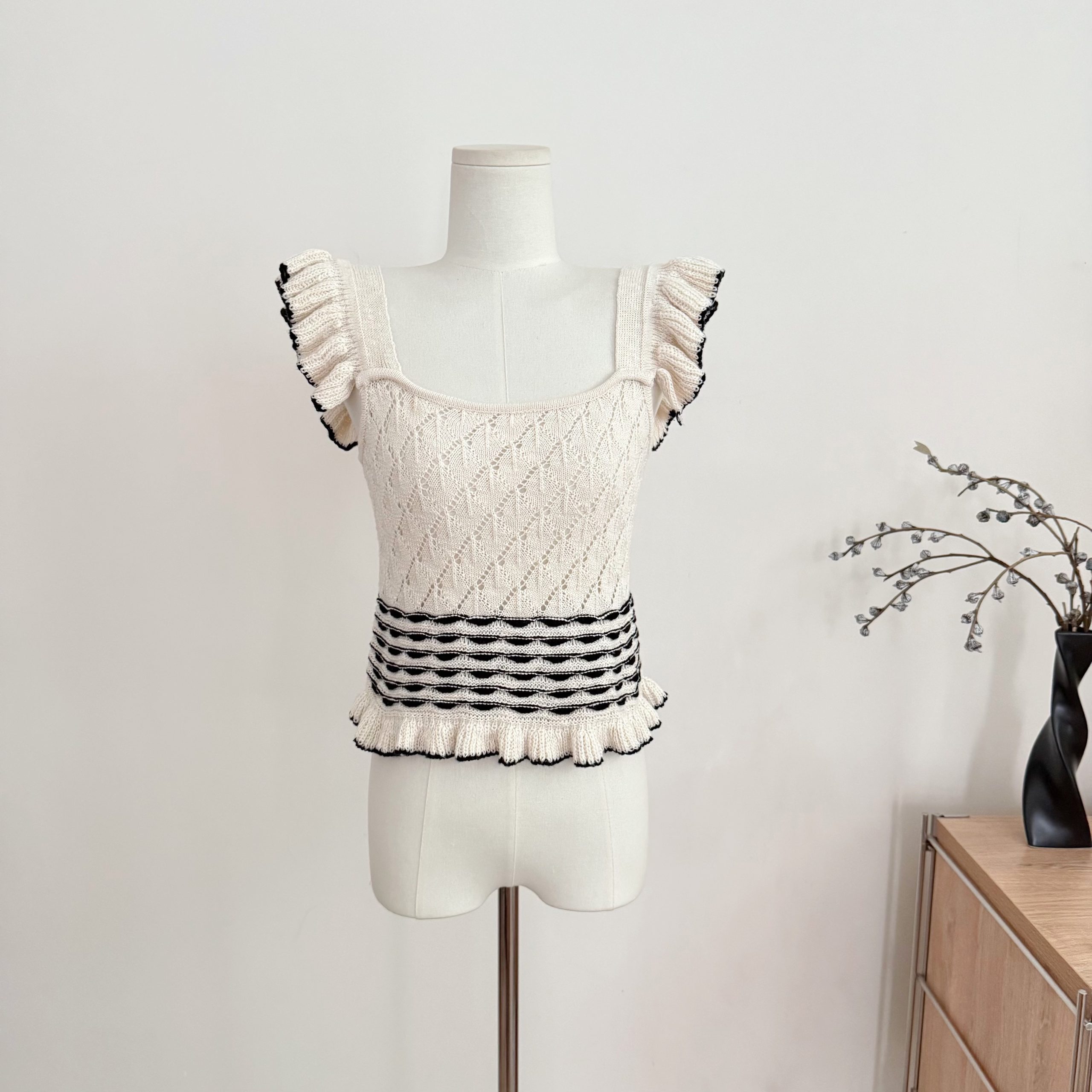 YUYUREAL Paris Romance Vintage Diamond Openwork Ruffle Trim Cotton Linen Knit Vest Women Slim Short Top